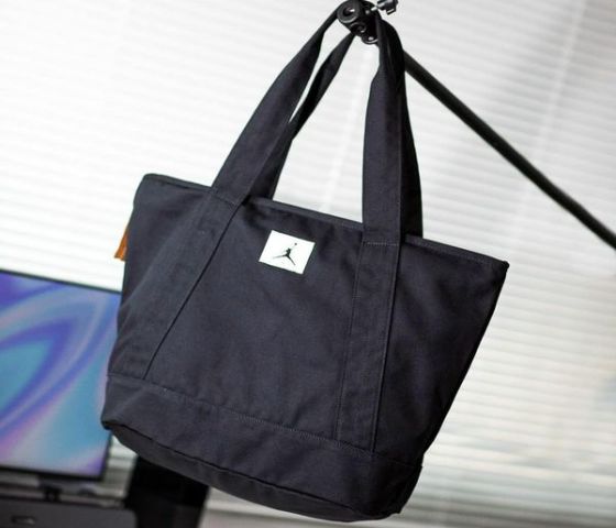Jor.dan Flight Carryall Tote Bag